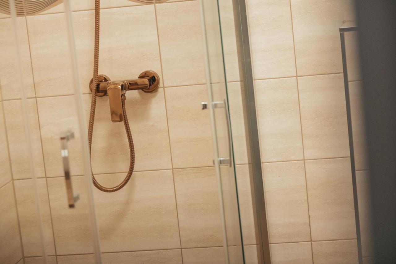 Apartamenty Grand Tatry - Sauna I Jacuzzi Wliczone W Cene Pobytu - 10 Minut Pieszo Od Term Bania Białka Tatrzańska Zewnętrze zdjęcie