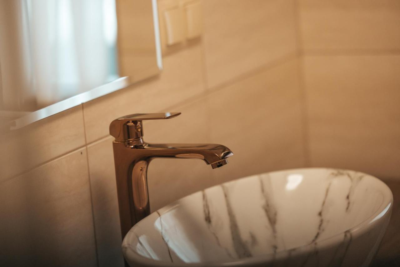 Apartamenty Grand Tatry - Sauna I Jacuzzi Wliczone W Cene Pobytu - 10 Minut Pieszo Od Term Bania Białka Tatrzańska Zewnętrze zdjęcie